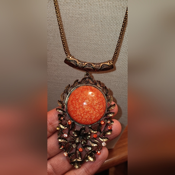 Beautiful Orange Abstract in a Large Goldtone Vintage Necklace 26" long - Picture 3 of 5